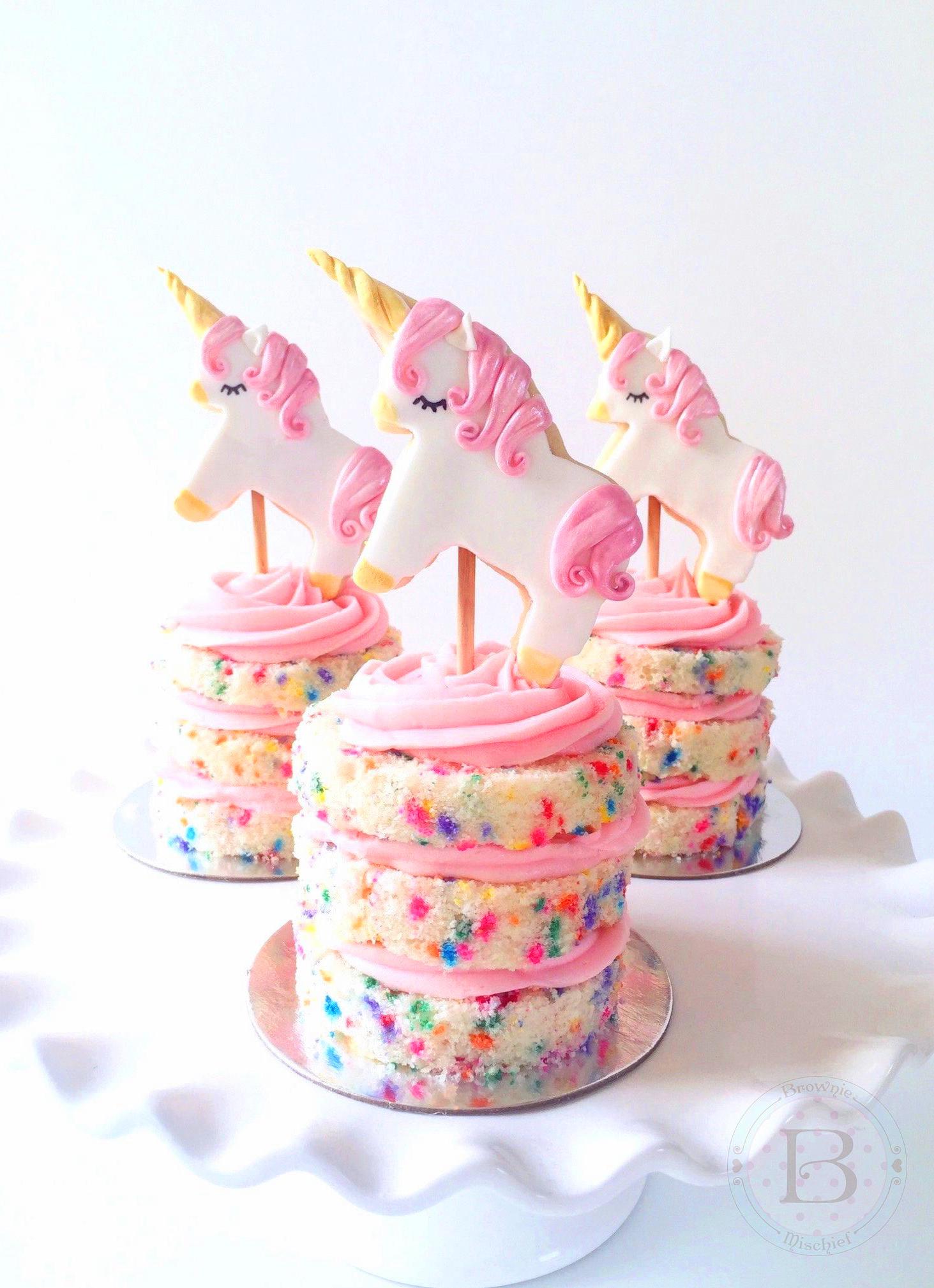 60 Simple Unicorn Cake Design Ideas
