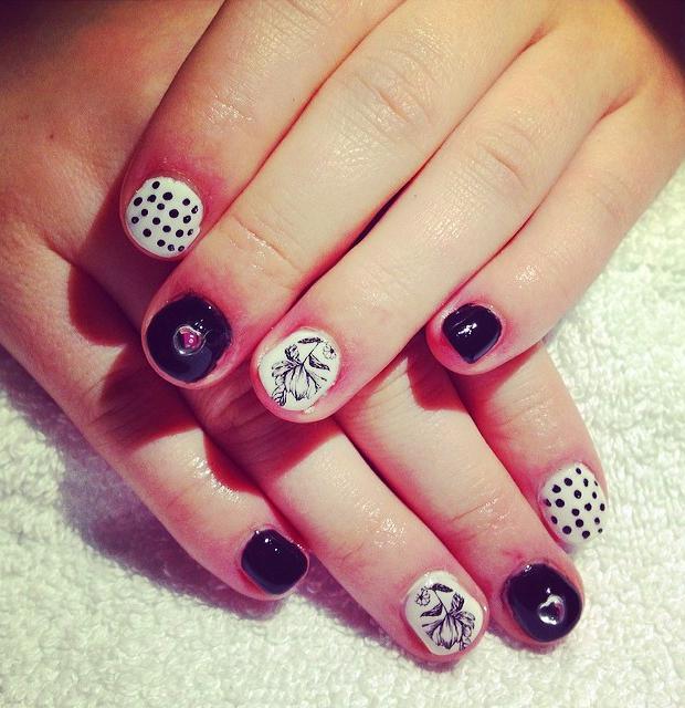 50+ Abstract Nail Art Designs You’re Going To Love