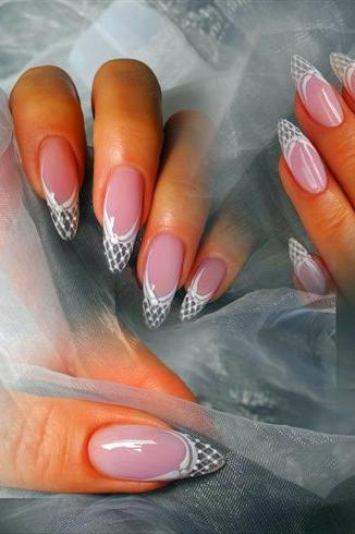 28 Amazing Stiletto Tip Nail Designs That You’ll Love