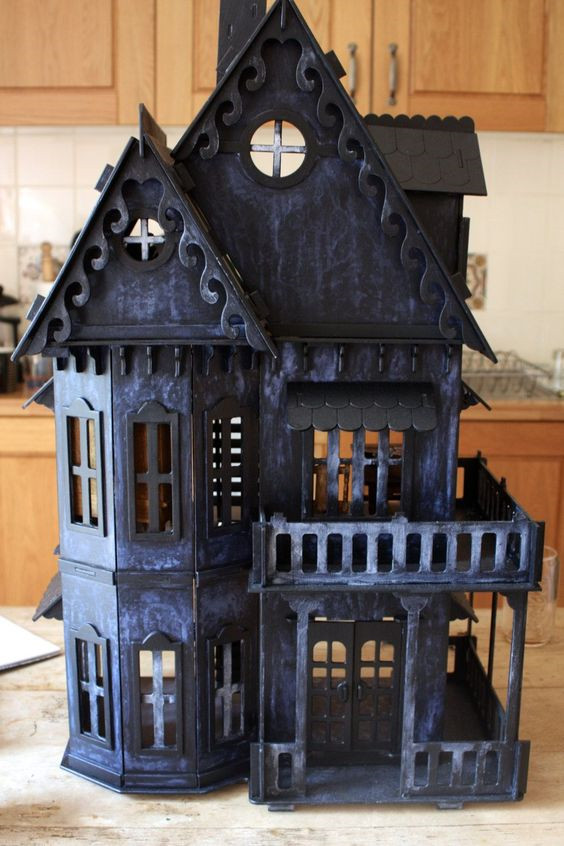 30 Cool Haunted House Crafts Perfect for Halloween