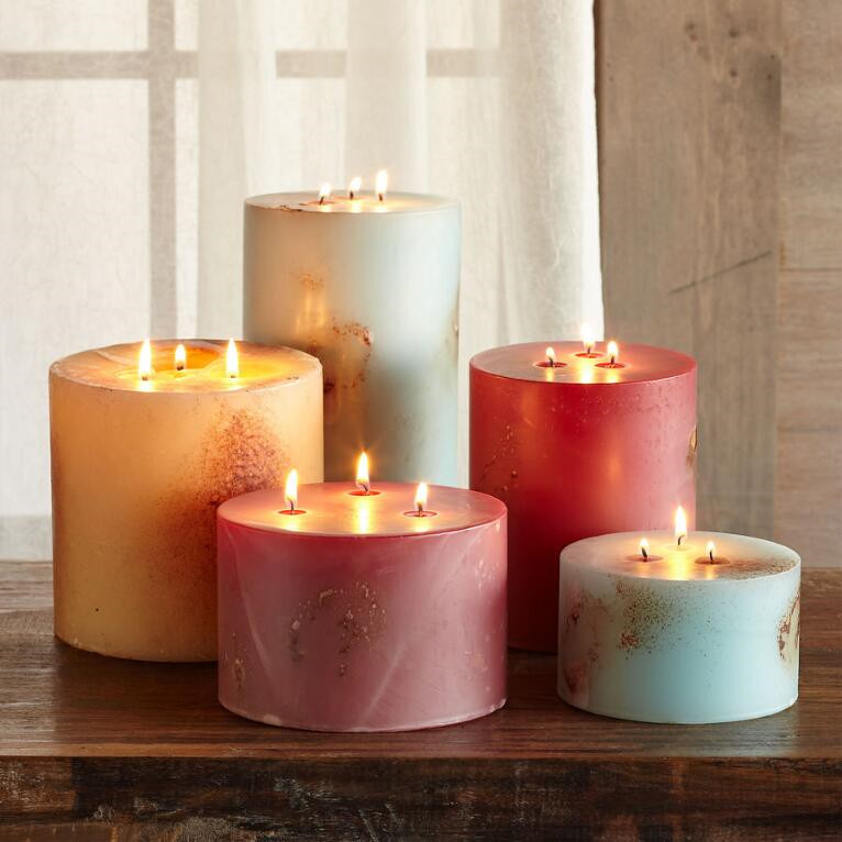 20 Pretty Winter Candles You Will Never Want to Leave Your Home