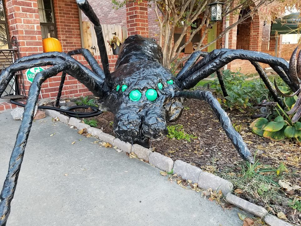 45 DIY Spider Halloween Decoration Ideas