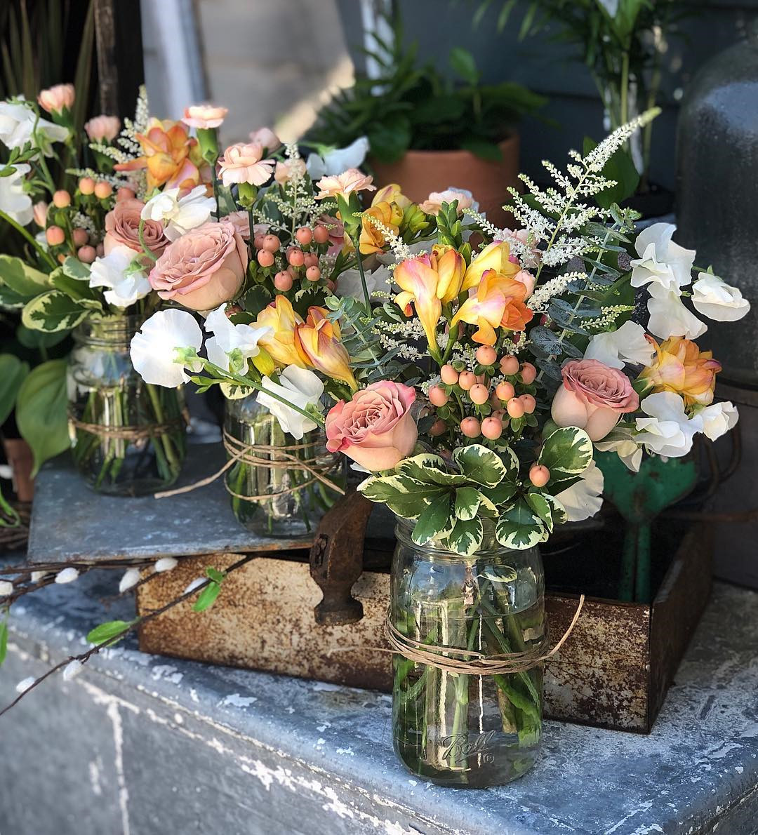 Beautiful Mason Jar Wedding Ideas Centerpieces,Mason Jar,Mason Jar Wedding,wedding mason jars flowers,mason jars flowers