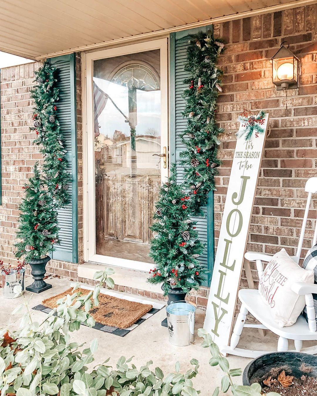 52 Diy Outdoor Christmas Decorations To Get Your Yard In The Spirit