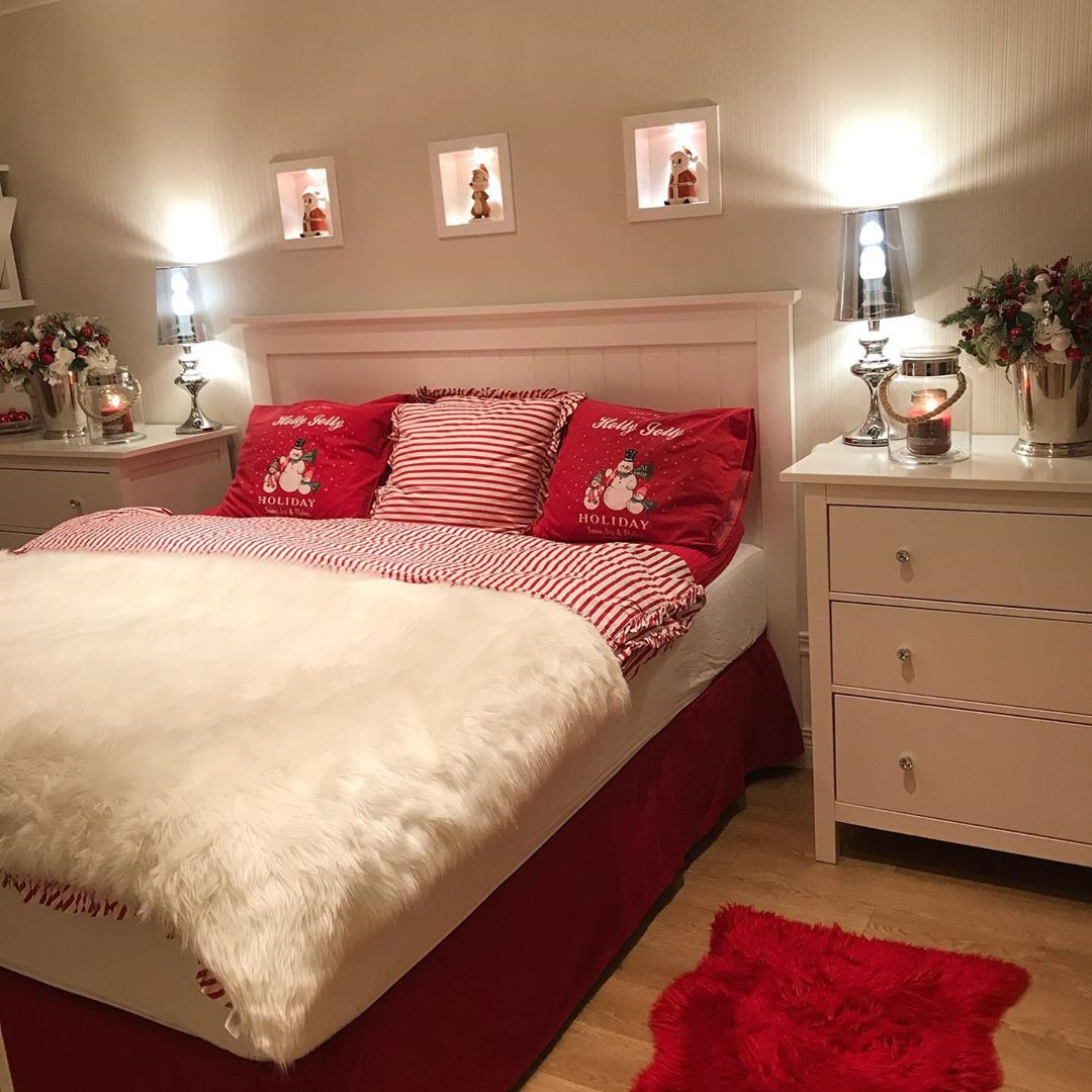 56 Best Christmas Bedroom Decor Ideas for a Positively ...