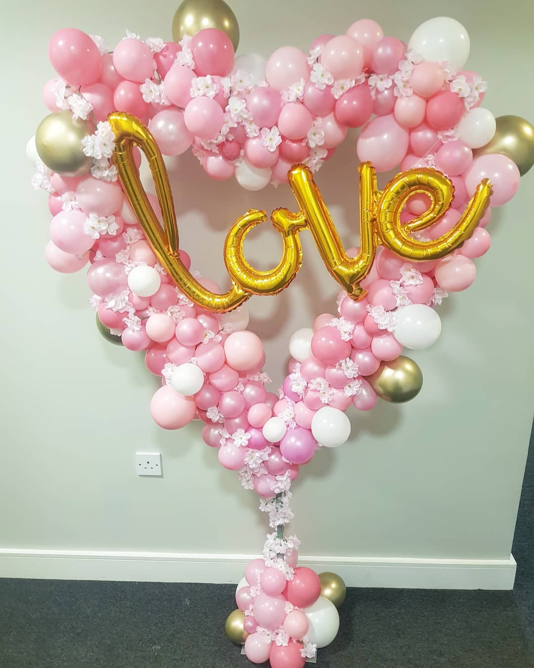 35 Valentine's Day Balloons Ideas You Haven't Tried Yet,valentine party decorations,love balloons,valentines hanging decorations