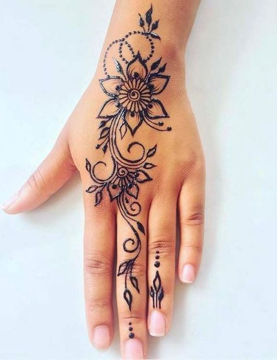 42 Trendy Henna Tattoo Design Ideas to Try,henna tattoo meaning,henna tattoo care,are henna tattoos permanent