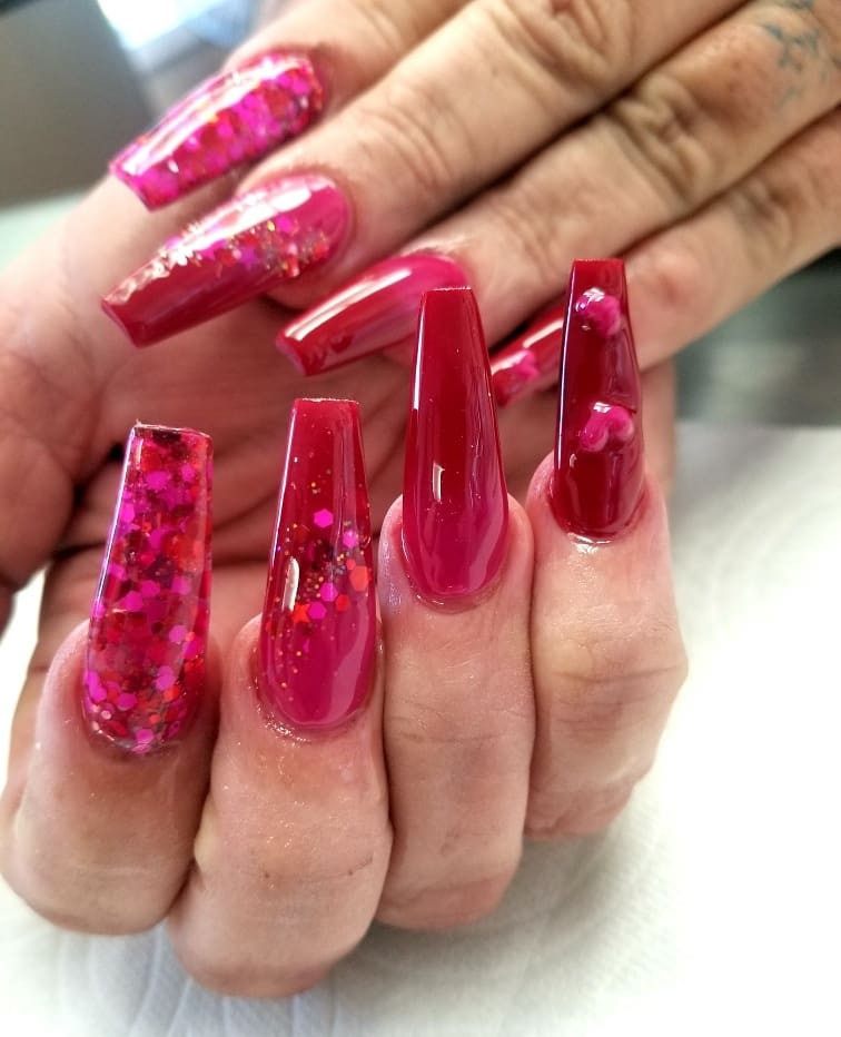 30 Best Red Acrylic Nail Designs of 2020,red acrylic nails ideas,red acrylic nails designs,red acrylic nails with glitter,red acrylic nails short